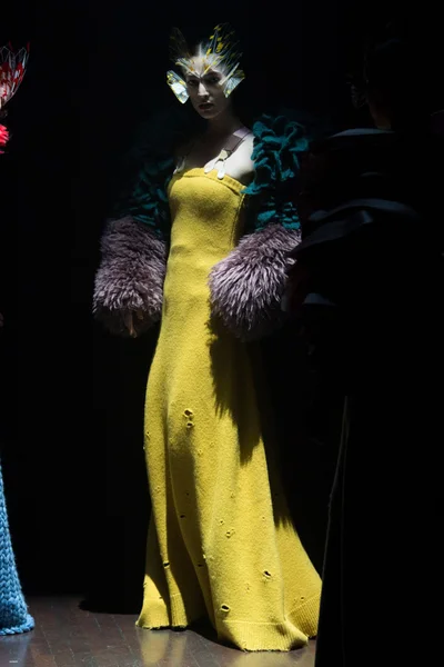 Look 2